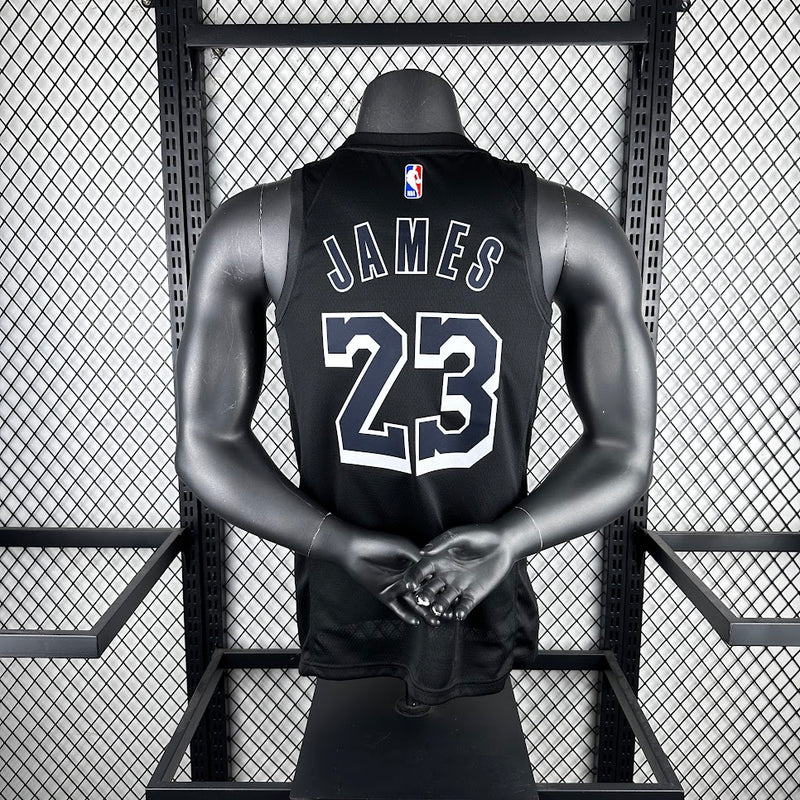 Lakers - James I